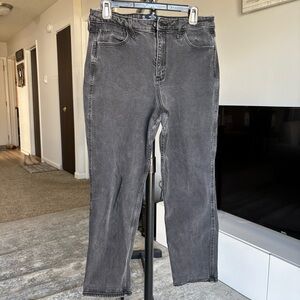 Hollister Women’s Ultra High-Rise Mom Jeans W30L27